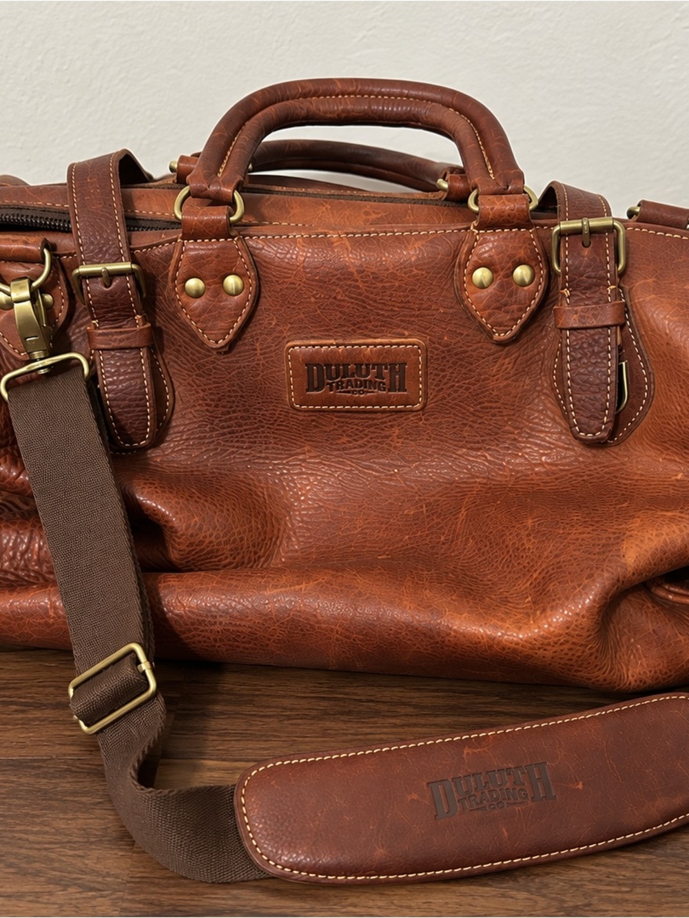 Duluth Trading Co Brown Leather Weekender Bag - Picture 3 of 4